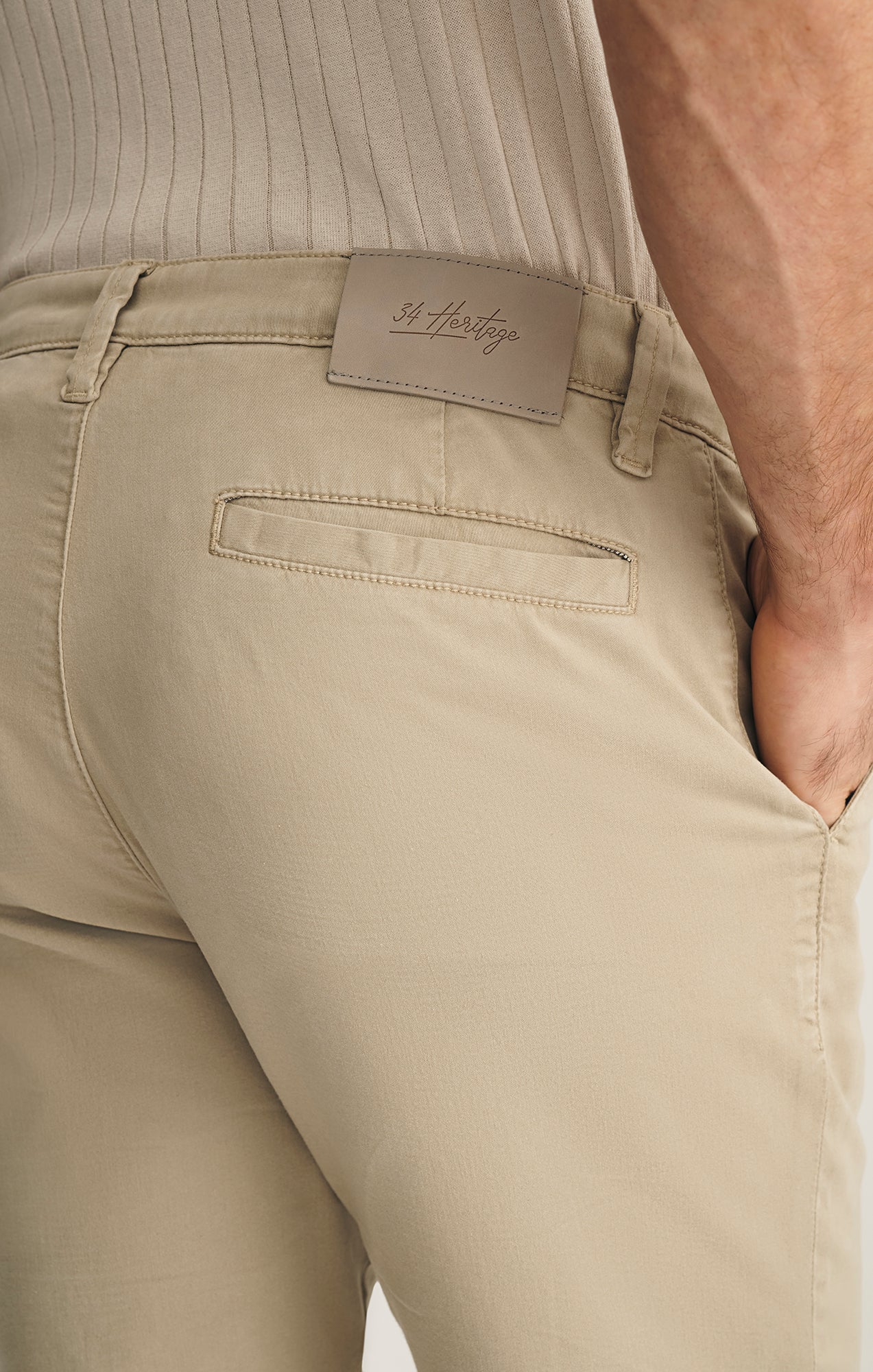 Arizona Slim Shorts In Aluminum Twill - Image 4