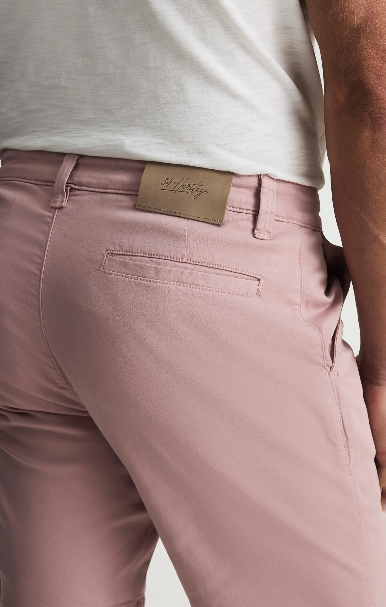 Arizona Slim Shorts In Pink Twill - Image 4