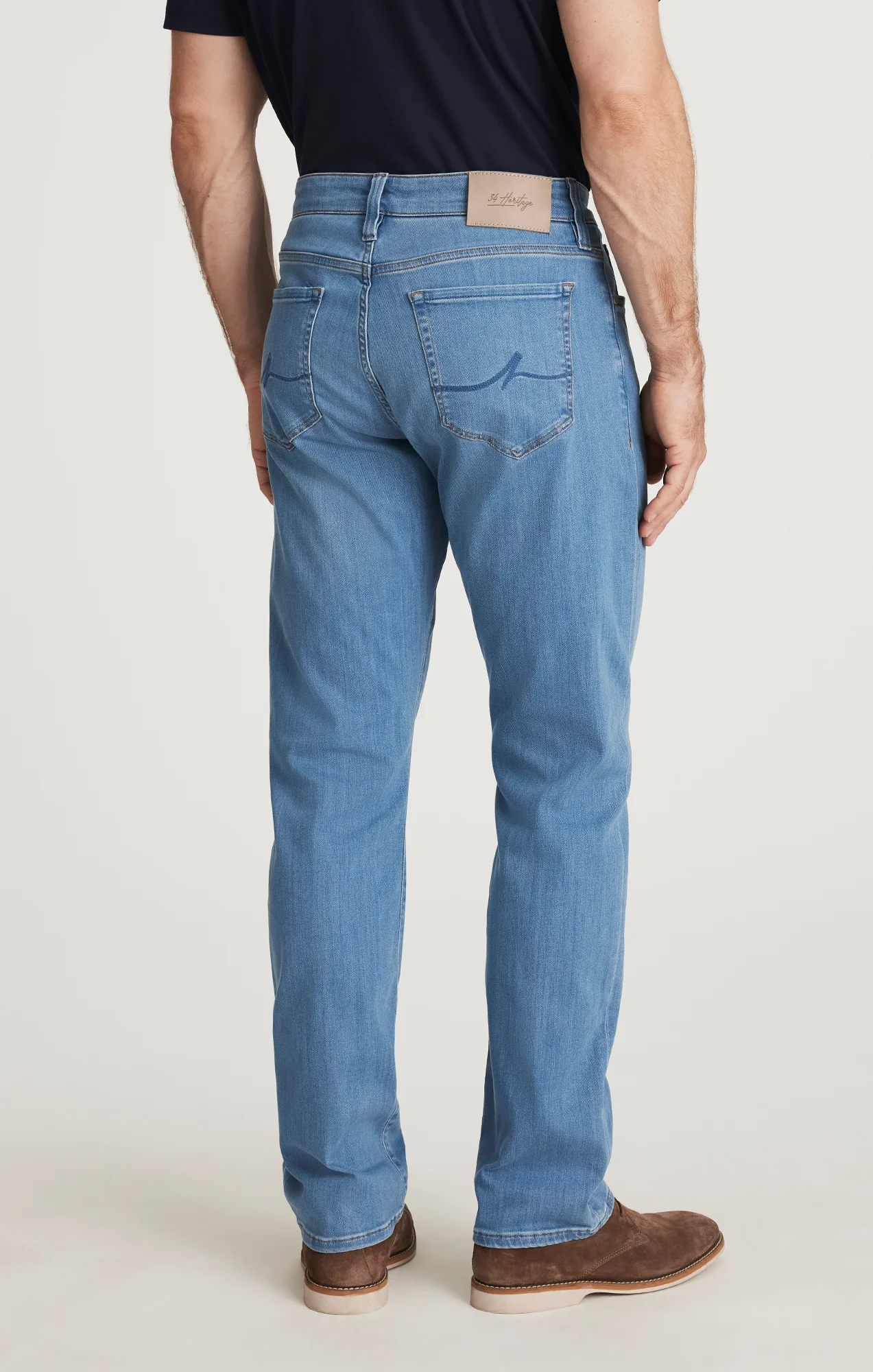 Camino Relaxed Straight Jeans in Cloud Blue Urban - Image 5