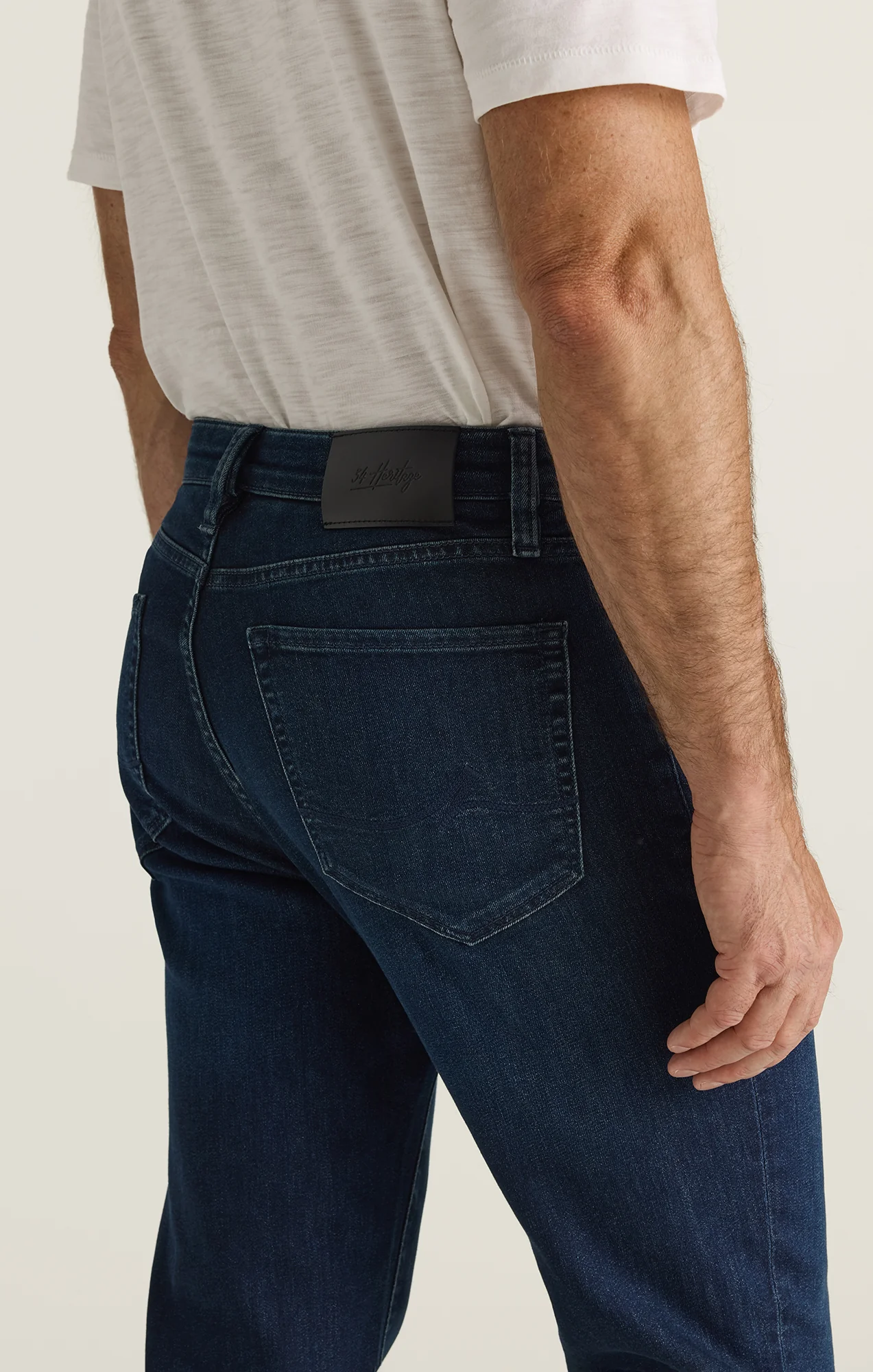 Charisma Relaxed Straight Jeans in Rinse Brushed Aerodenim - Image 5