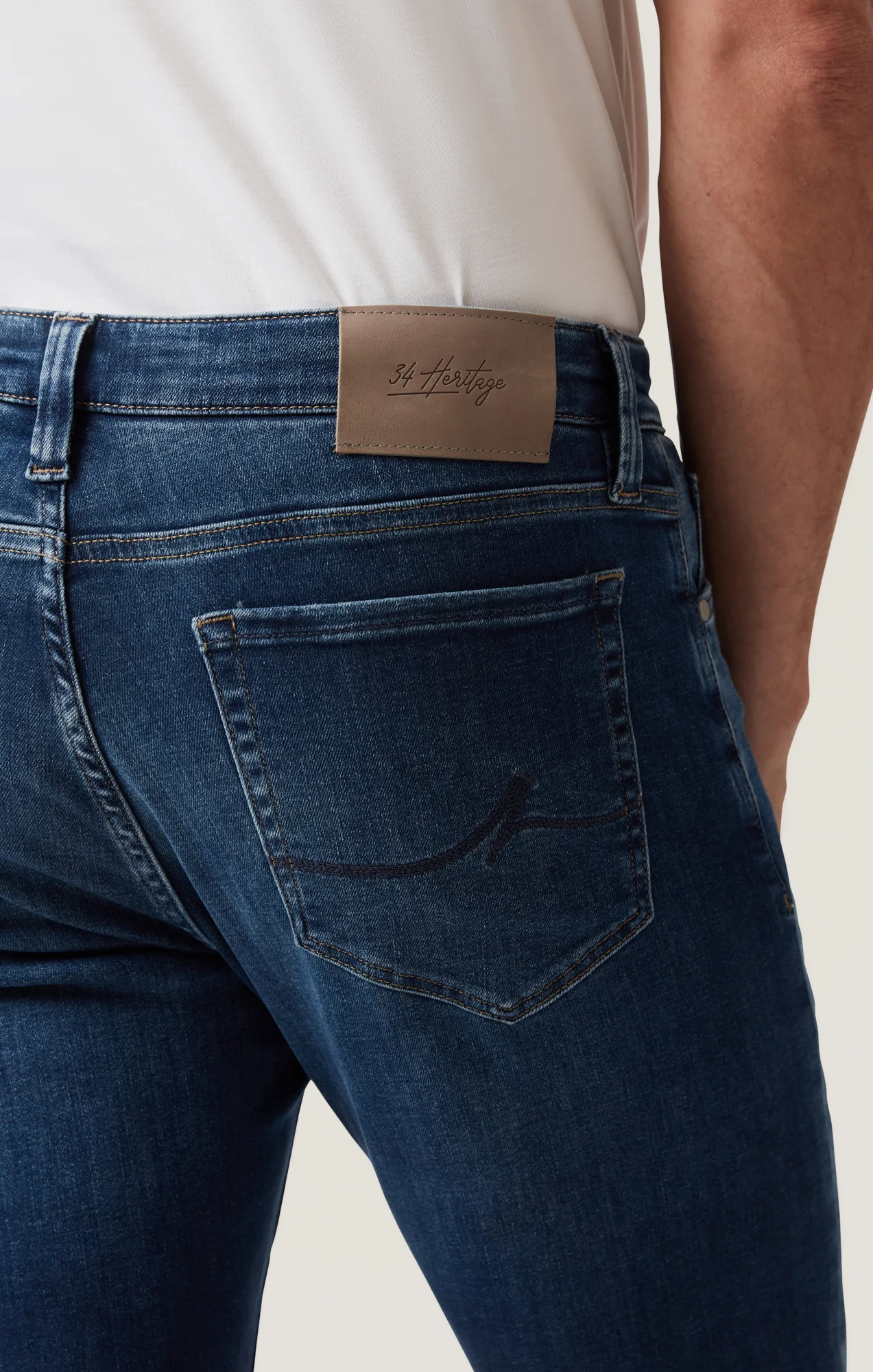 Courage Straight Leg Jeans in Dark Brushed Organic Ultra - Image 5