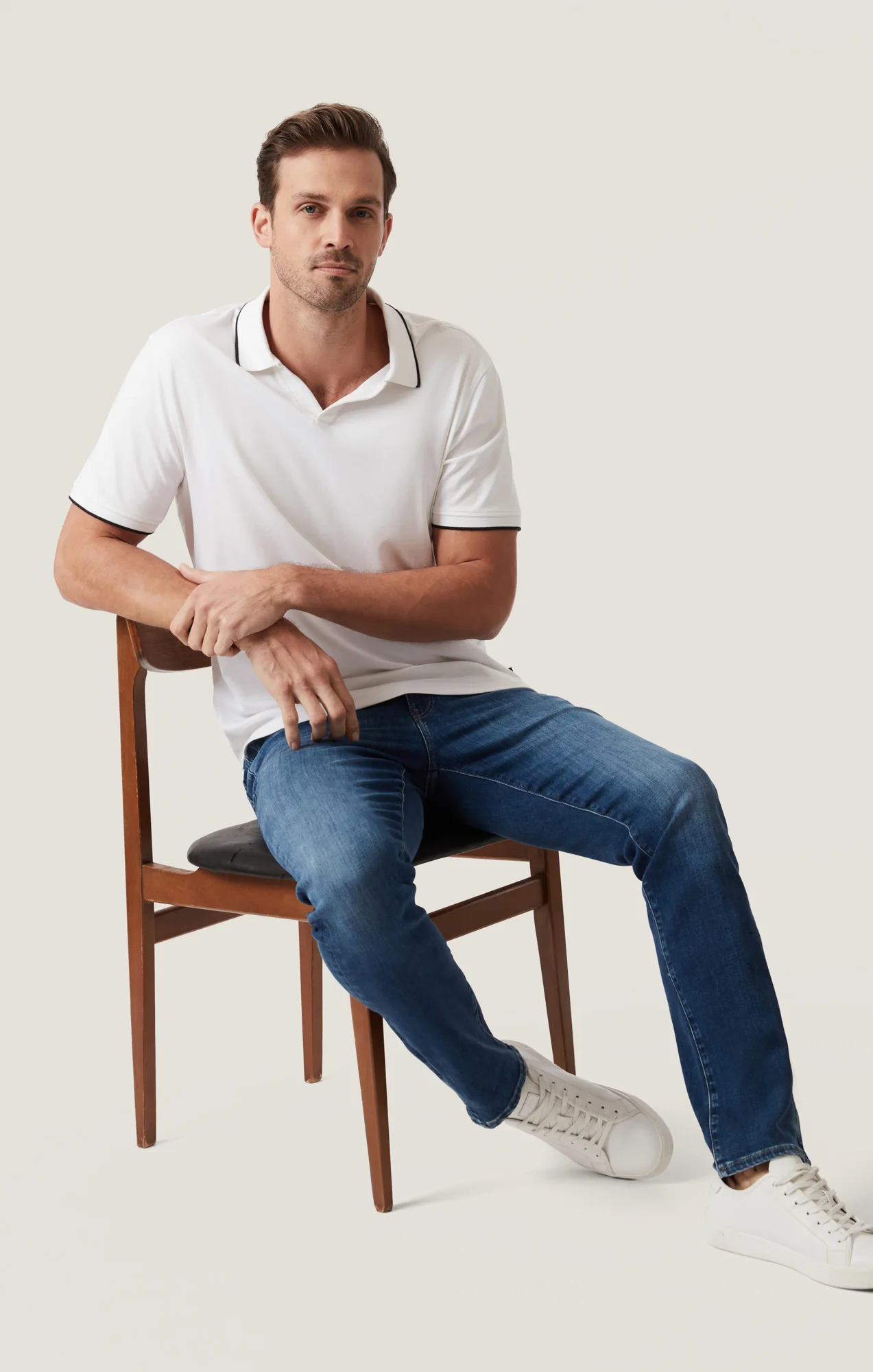 Courage Straight Leg Jeans in Dark Brushed Organic Ultra - Image 6
