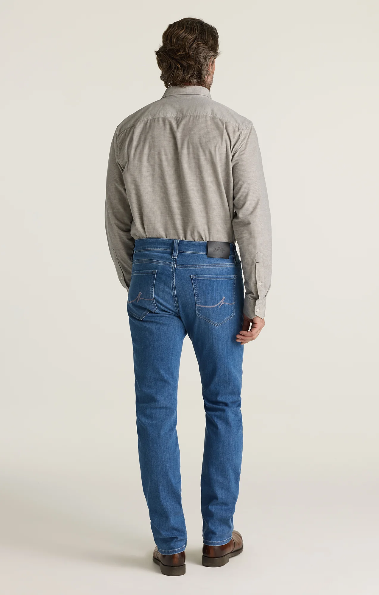 Courage Straight Leg Jeans in Light Brushed Urban - Image 3