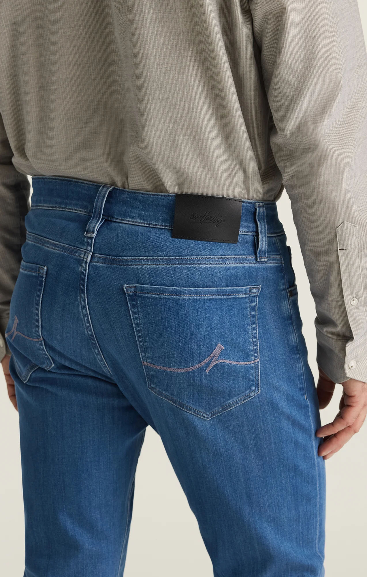 Courage Straight Leg Jeans in Light Brushed Urban - Image 5