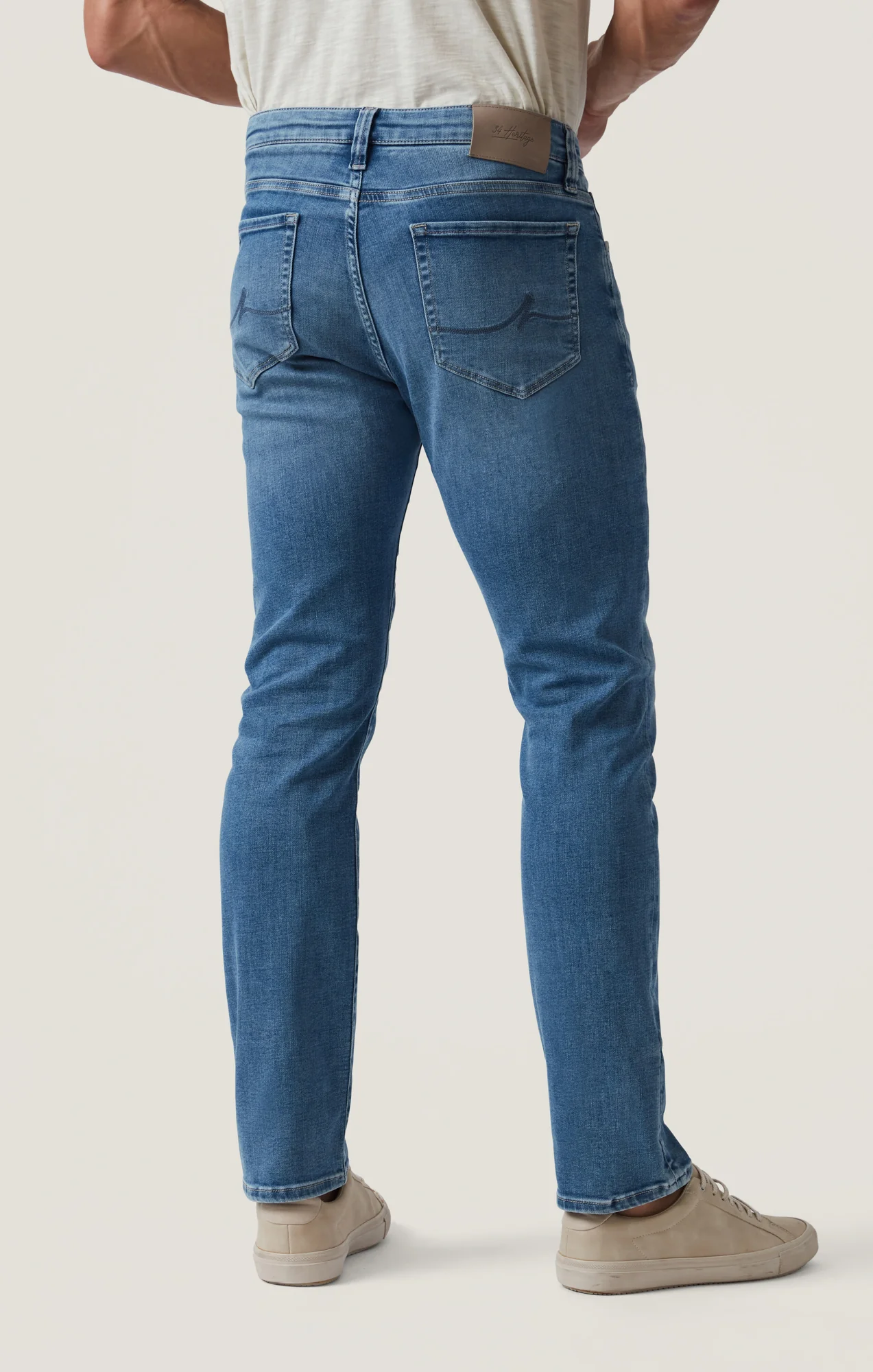 Courage Straight Leg Jeans in Mid Brushed Organic Ultra - Image 4