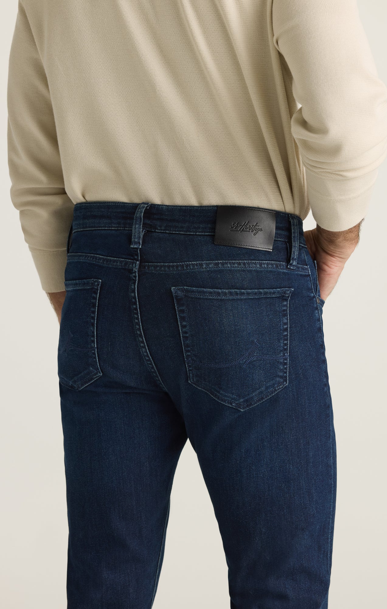 Courage Straight Leg Jeans in Rinse Brushed Aerodenim - Image 3