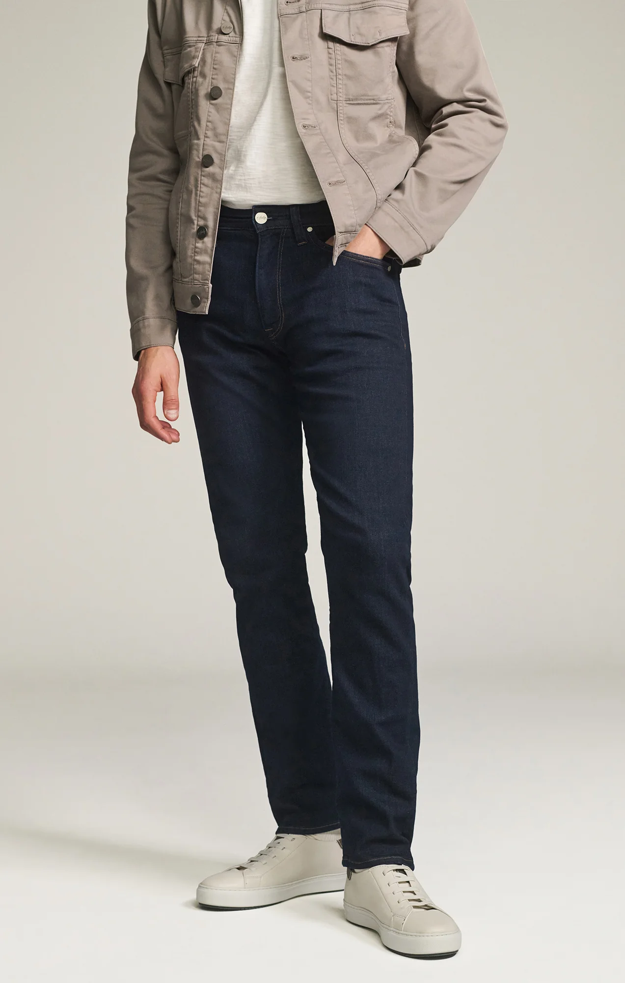 Courage Straight Leg Jeans in Rinse Organic Ultra - Image 4