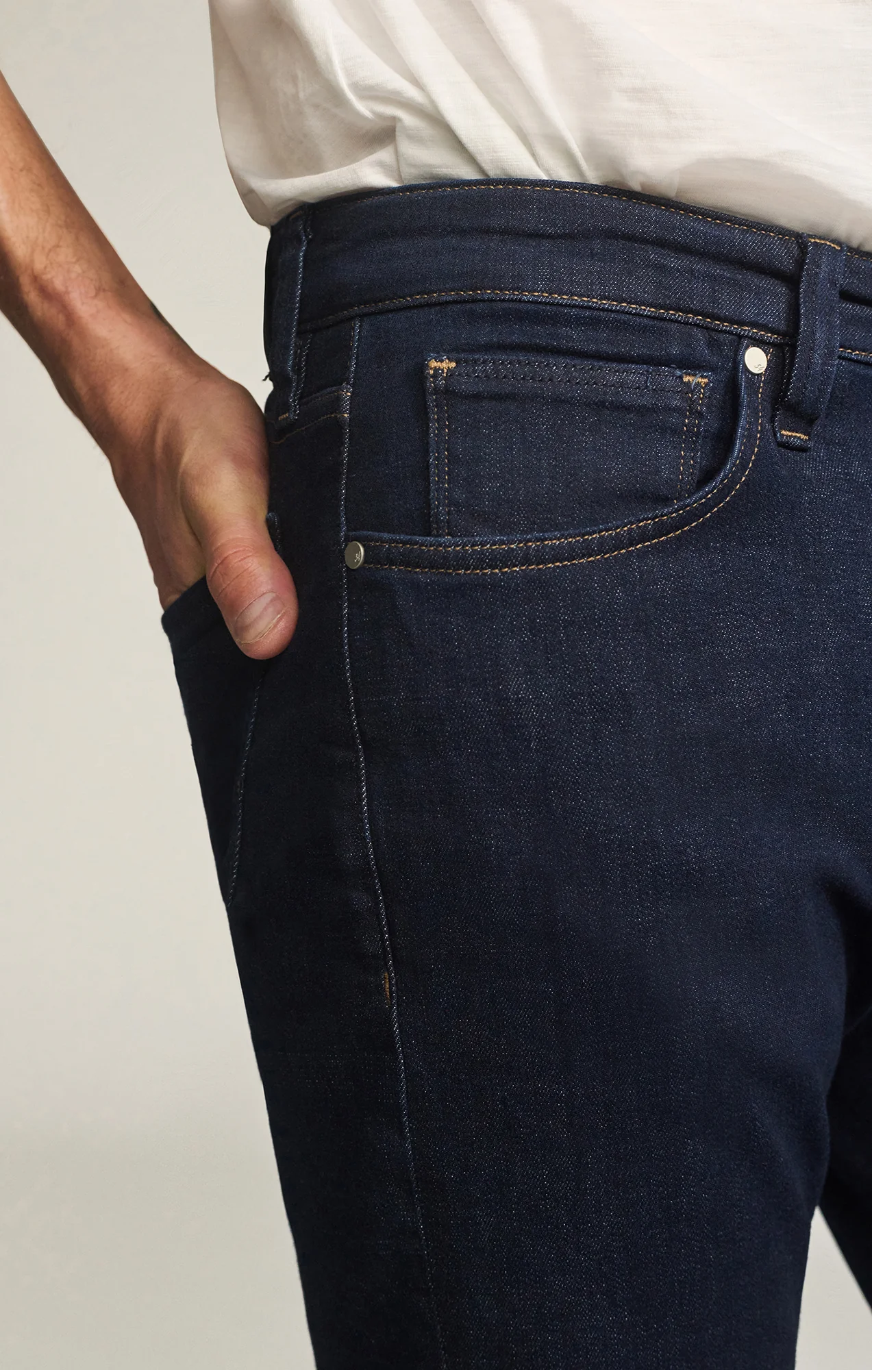 Courage Straight Leg Jeans in Rinse Organic Ultra - Image 5