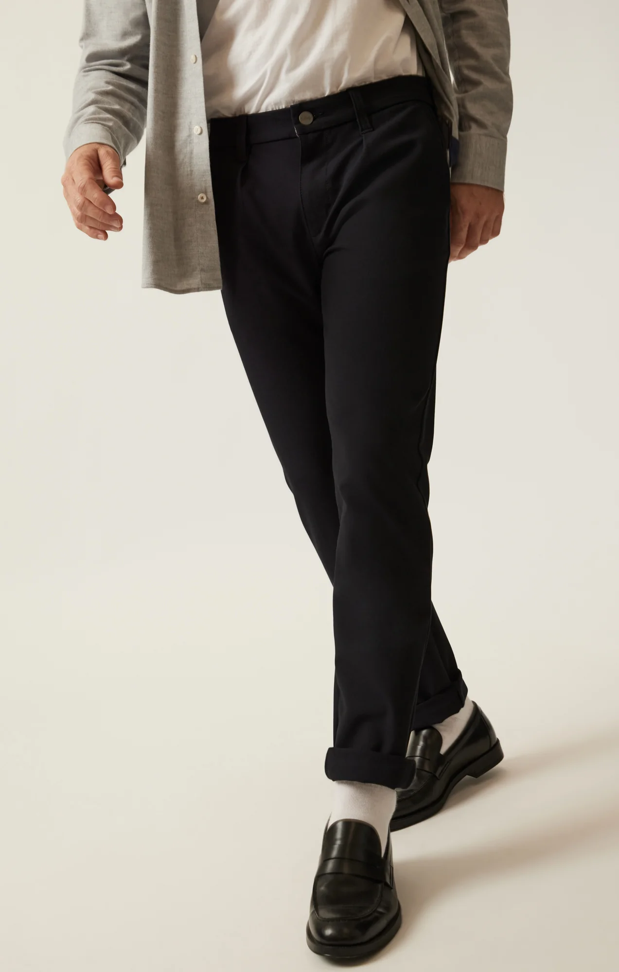 Lucca Pleated Leg Chino Pants In Navy Supreme - Image 7