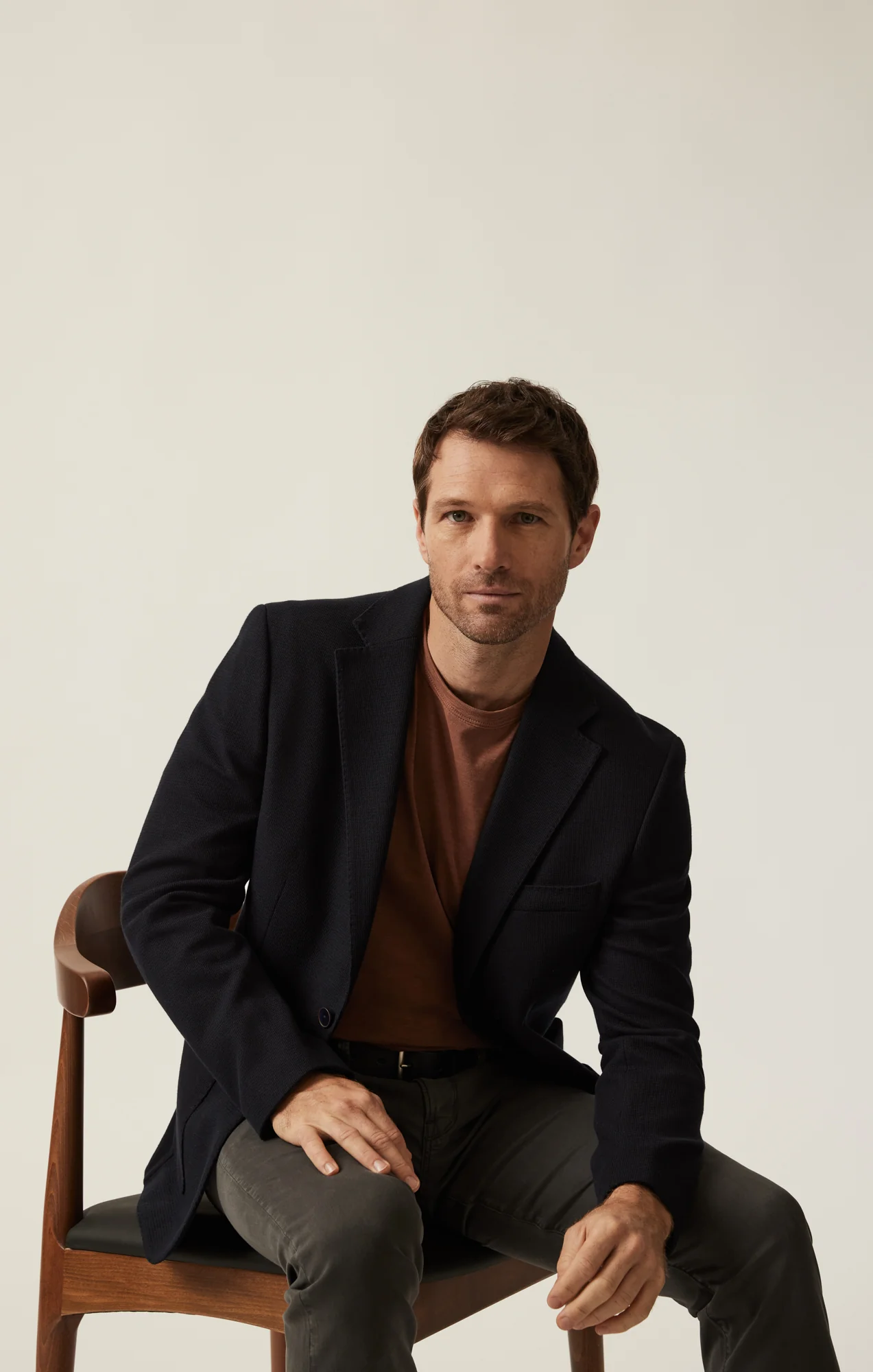 Matteo Smart Knit Blazer In Navy - Image 8