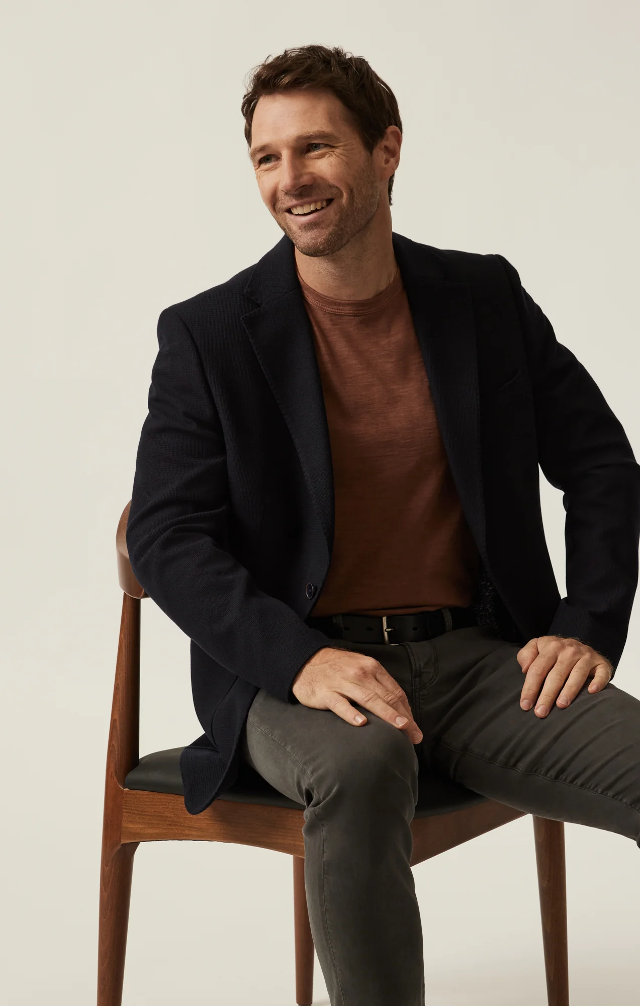 Matteo Smart Knit Blazer In Navy - Image 9