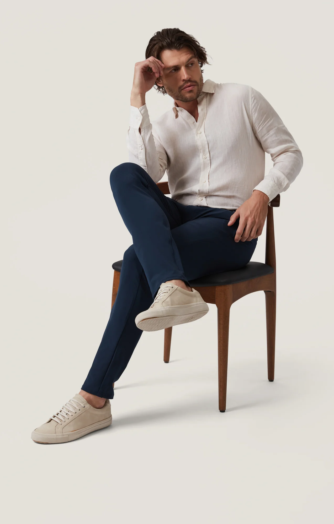 Verona Straight Leg Chino Pants In Navy Commuter Luxe - Image 4