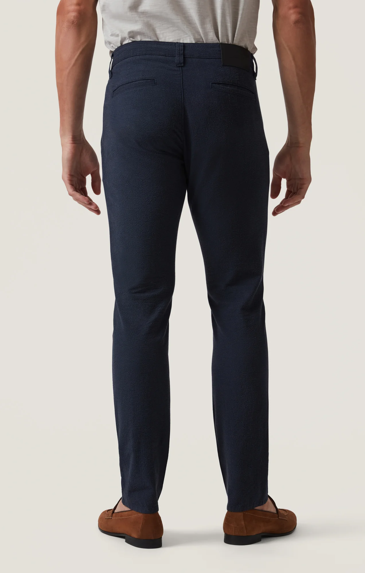 Verona Slim Leg Chino Pants in Night Seersucker Kona - Image 4