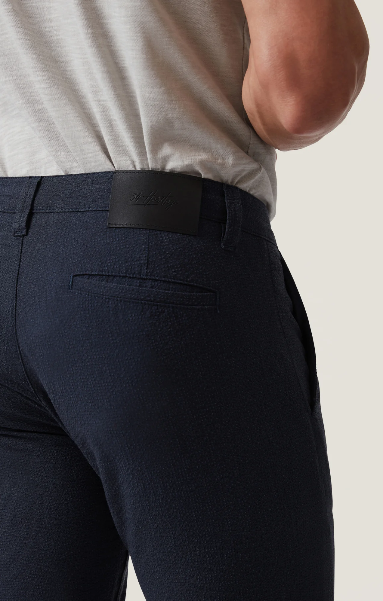 Verona Slim Leg Chino Pants in Night Seersucker Kona - Image 5